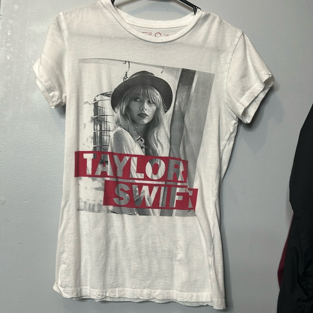 taylor swift shirt